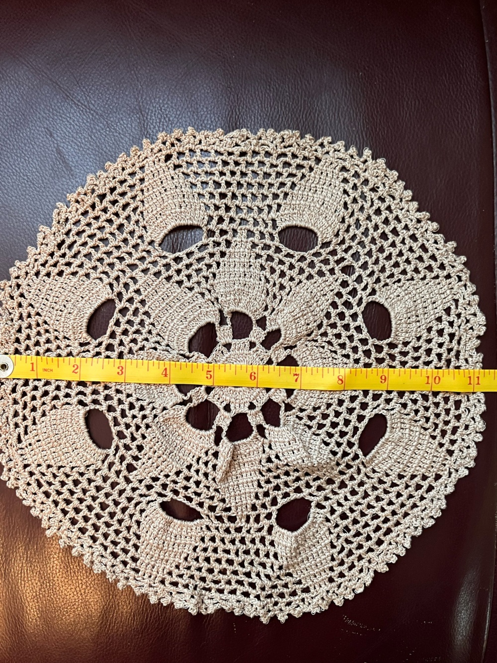 Round pineapple pattern doily - Picture 2 of 2